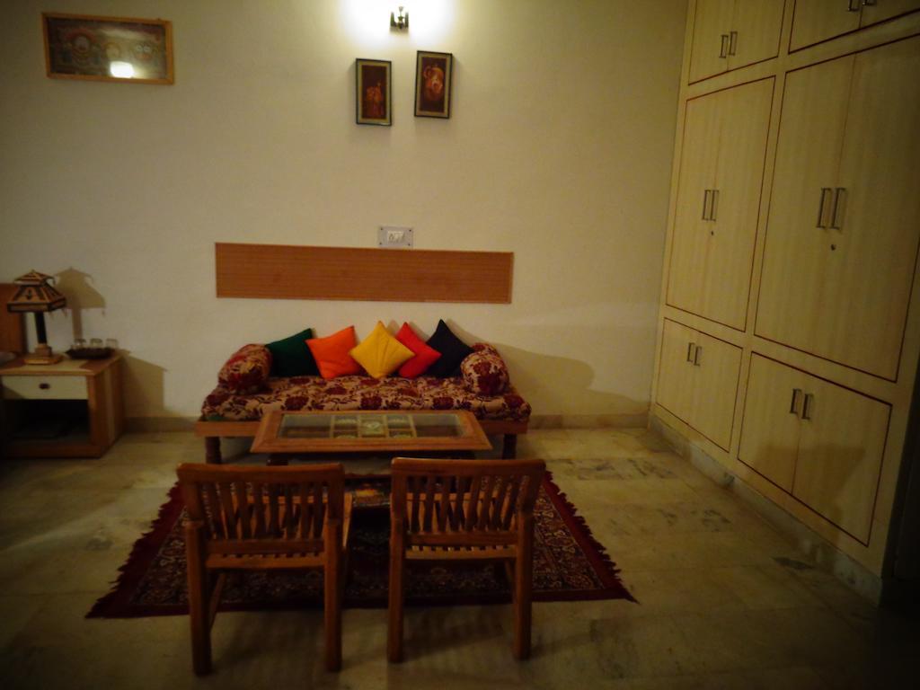 Sri Radha Krishna Kunj Bed & Breakfast อัครา ห้อง รูปภาพ