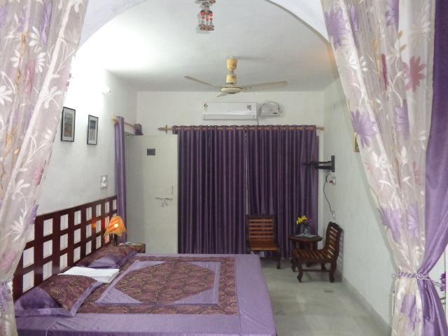 Sri Radha Krishna Kunj Bed & Breakfast อัครา ภายนอก รูปภาพ